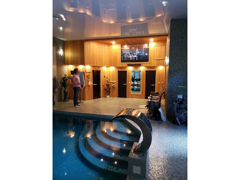 Mirror TV in waterpool lounge